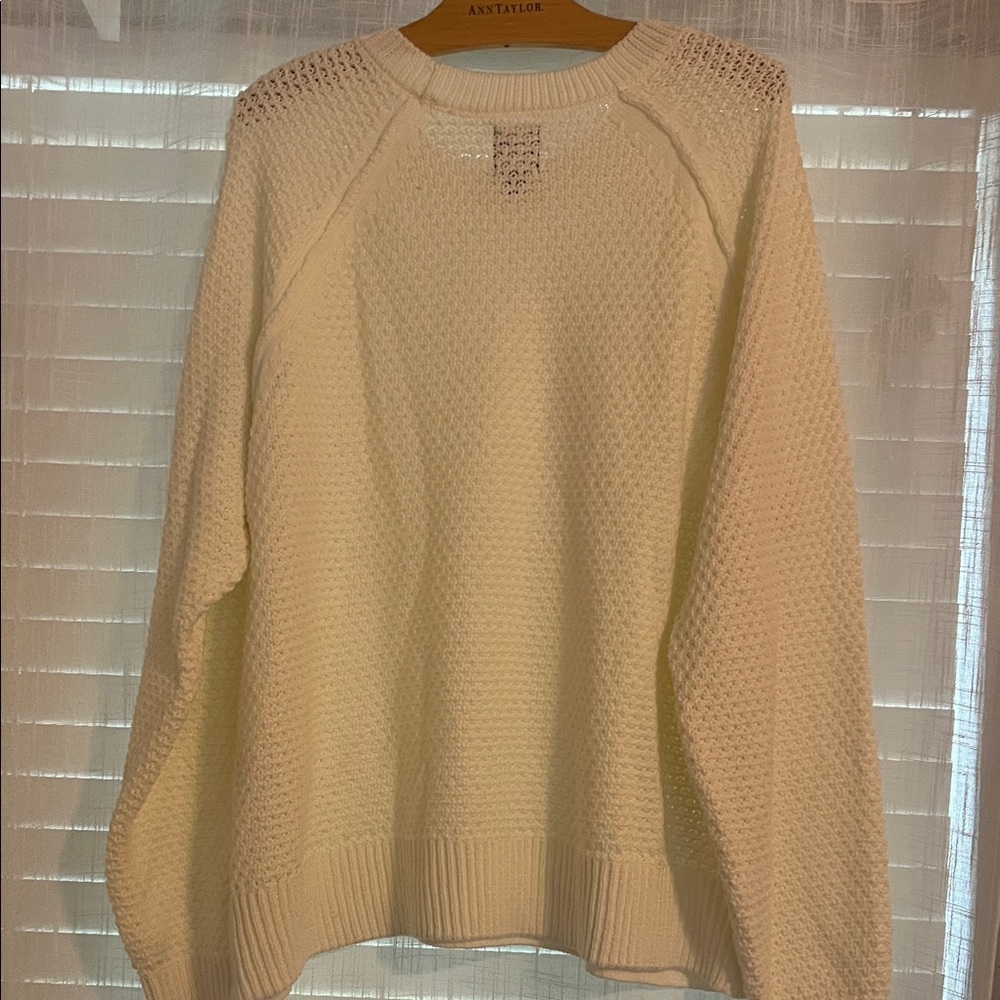 GAP Off-White Textured Crewneck Sweater - Picture 4 of 4